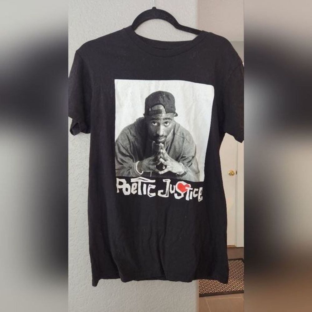 Tupac Poetic Justice Tshirt,‎ Size M